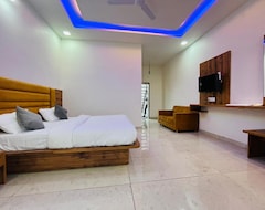 Khách sạn New Royal Orbit Resort (Udaipur, Ấn Độ)