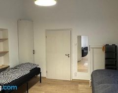 Cijela kuća/apartman 5-room Apartment (120 Sqm) With 2 Bathrooms, 2 Kitchens, Bar Area & Balcony Directly In The City Centre (Karlsruhe, Njemačka)