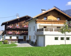 Hotelli Bauernhof Familie Knoll (Weerberg, Itävalta)