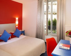 Khách sạn Hotel Du Mont Dore (Paris, Pháp)