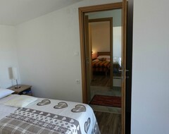 Hele huset/lejligheden Family-friendly 6 Bed Apartment (Okrug Gornji, Kroatien)