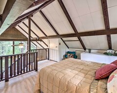 Cijela kuća/apartman Hillside Hideaway: Warm & Cozy Terrace Lakes Cabin (Garden Valley, Sjedinjene Američke Države)