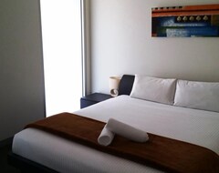 Khách sạn Hotel Summer Inn Holiday Apartments (Melbourne, Úc)