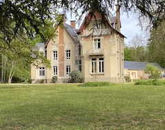 Toàn bộ căn nhà/căn hộ Rental Area Of Coudraie Castle And Its Annex Sarthe (72560) France (Changé, Pháp)