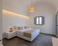 Hotelli Pnoi Luxury Suites (Fira, Kreikka)
