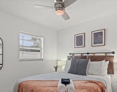 Casa/apartamento entero Modern & Luxurious 4br Davis Island Home | Pool | Lounge | Foosball | Air Hockey| Darts | Ping Pong (Tampa, EE. UU.)