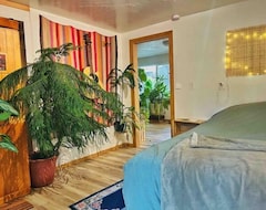 Casa/apartamento entero Creative Retreat With Sauna - Jungle Farm House (Cottage Grove, EE. UU.)