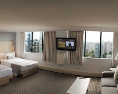 Khách sạn Century Plaza Hotel (Vancouver, Canada)