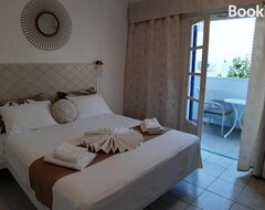 Hotel Summer Holidays By Atalos Suites (Kamari, Grækenland)