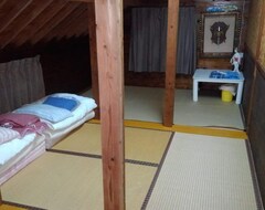 Khách sạn Tropical Surf House Okinawa (Onna, Nhật Bản)