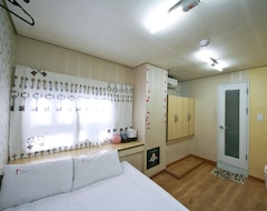 Hotelli Guesthouse Myeongdong (Soul, Etelä-Korea)