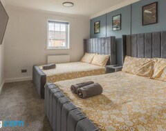 Koko talo/asunto Ideal 3 Bed Home In Glasgow City With Free Parking (Glasgow, Iso-Britannia)