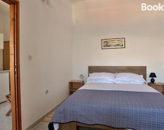 Koko talo/asunto Apartman Branko (Pag, Kroatia)