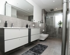 Entire House / Apartment Lightplace - Großes Apartment - 3 Schlafzimmer - Boxspring - Balkon - Smart Tv (Brunswick, Germany)
