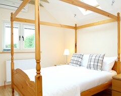 Koko talo/asunto 3 Bedroom Accommodation In Chilham (Dilham, Iso-Britannia)
