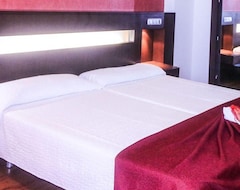 Hotel La Cantuena - Adults Only (Fuenlabrada, Spain)