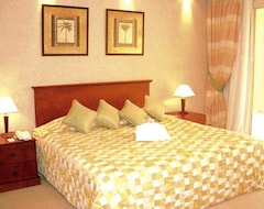 Golden Tulip Al Jazira Hotel & Resort (Ghantoot, Emiratos Árabes Unidos)