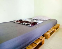 Toàn bộ căn nhà/căn hộ Small And Simple Minimalist Room For Backpackers (Klaten, Indonesia)