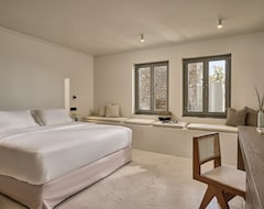 Khách sạn Ios Grand Pool Suites (Mylopotas, Hy Lạp)