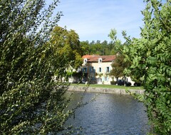 Hotel L'Etoile du Port (Saint-Jean-d'Angély, Francia)