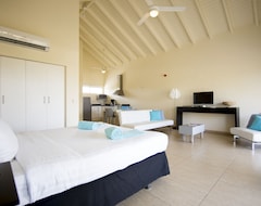 Khách sạn Dolphin Suites & Wellness Curacao (Willemstad, Curacao)