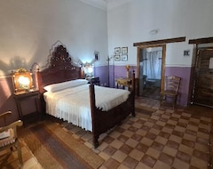 Bed & Breakfast Casa Palacio Conde De Garcinarro (Huete, Tây Ban Nha)