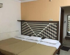 Hotel Iroomz Amrutha Residency (Hosapete, Indija)