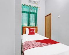 Hotel Oyo 91960 Fariza House Syariah (Kendal, Indonezija)