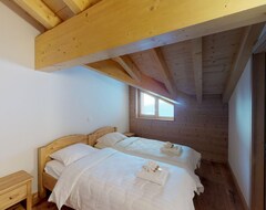 Cijela kuća/apartman 3-bedroom-apartment, 4 + For 6-8 People Located Directly On The Ski Slopes. Modern Living Room With (Veysonnaz, Švicarska)
