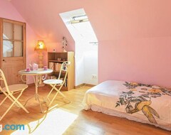 Toàn bộ căn nhà/căn hộ Beautiful Apartment In Le Mesnil-esnard With Wifi (Le Mesnil-Esnard, Pháp)