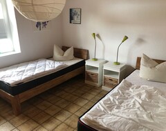 Koko talo/asunto Cozy Apartment With Complete Equipment (Leezdorf, Saksa)