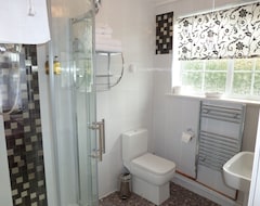 Hotel Private Ensuite Double Room In Guest House, Breakfast Included (Stratford-upon-Avon, Reino Unido)