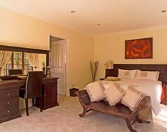 Hotel 3 Palms Luxury Cottage (Bloubergstrand, South Africa)