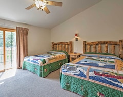 Hotel Luxury Cabin At Grand Bear Near Starved Rock In Utica! (Oglesby, USA)
