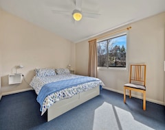 Toàn bộ căn nhà/căn hộ The Cabin : Porepunkah - 1 Francis St Sleeps 6 3 Bedroom 1.5 Bathroom (Porepunkah, Úc)