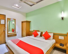 OYO 22419 Hotel Summit (Surat, Indija)
