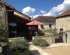 Koko talo/asunto Farm House Cottages With Pool In Small Dordogne Hamlet (Saint-Saud-Lacoussière, Ranska)