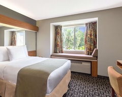 Hotel Microtel Inn and Suites Brunswick (Brunswick, USA)