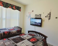 Otel Lakeside Villa W/ Sunny Private Pool Deck, Very Close To Theme Parks/restaurants (Kissimmee, ABD)