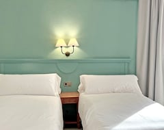 Hotel Moon Dreams Fuengirola (Fuengirola, Spain)
