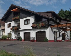 Toàn bộ căn nhà/căn hộ Quaint Apartment In Hüttenthal With Garden (Mossautal, Đức)
