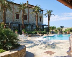 Toàn bộ căn nhà/căn hộ Villa With Private Heated Pool And Private Garden (Partanna, Ý)