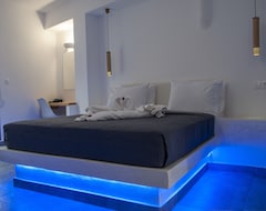 Hotel Sun Springs Suites (Kamari, Greece)