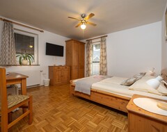 Hotel Rooms & Apartments Pr Matjon (Bled, Slovenia)