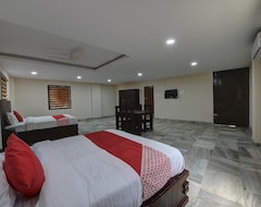 Hotelli Oyo 41077 Kalanad Residency (Kasaragod Town, Intia)