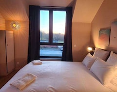 Hotel OFF (Wavre, Belgien)