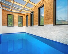 Pensión Jecheon White Pool Villa (Wonju, Corea del Sur)