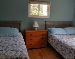 Entire House / Apartment Cozy, Private Oceanfront Cottage With Spectacular Views In Fortune Pei (Fortune Bridge, Canada)
