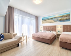 Resort Dom Wczasowy KORMORAN Niechorze - 300m od plazy (Niechorze, Polen)