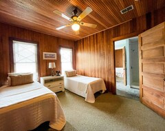 Toàn bộ căn nhà/căn hộ 5 Bedroom Historic Ontario Lakefront Home -the Cottages At Troutburg (Hamlin, Hoa Kỳ)